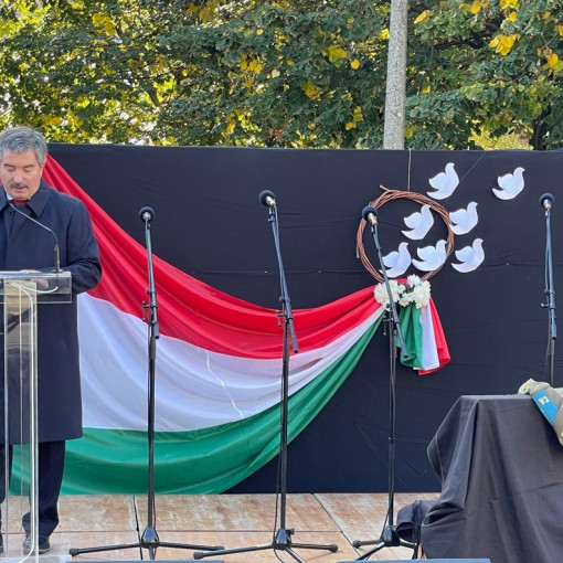 56 os megemlekezes11