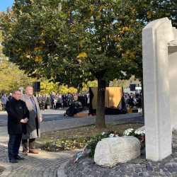 56 os megemlekezes35