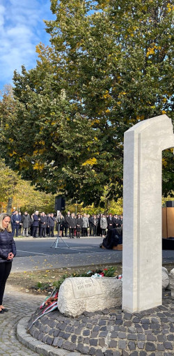 56 os megemlekezes45