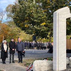 56 os megemlekezes54