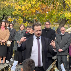 56 os megemlekezes58