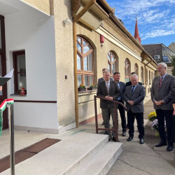 idosek vilagnapja a fenyes hazban2025