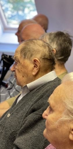 idosek vilagnapja a fenyes hazban2025