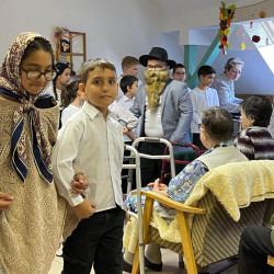 idosek vilagnapja a fenyes hazban2025