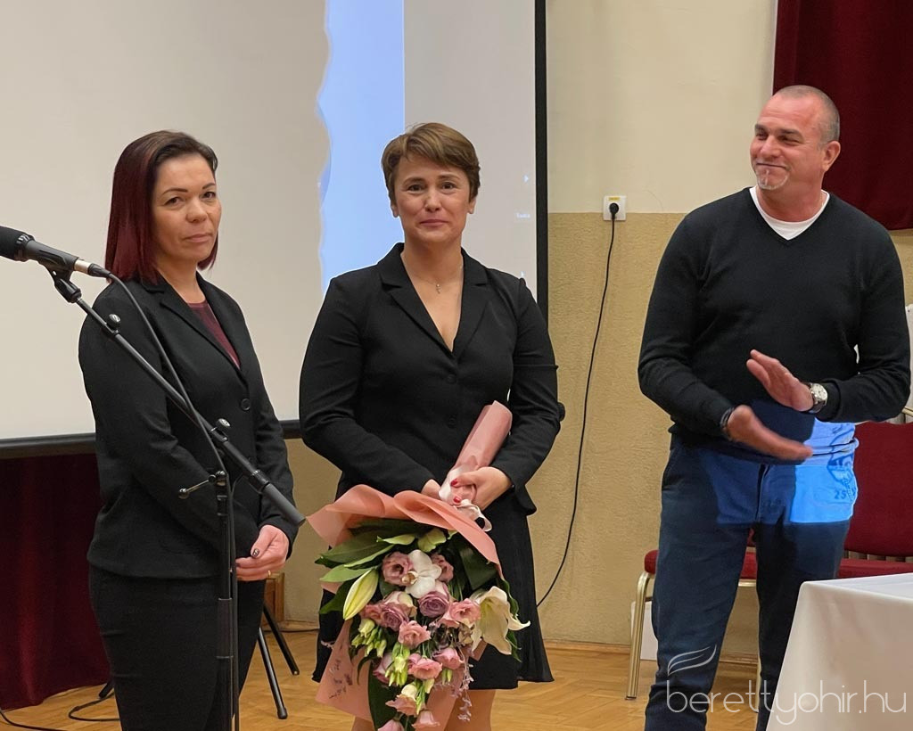 25 eves a berepo 47 1600 1000 100 wm right bottom 100 berettyohirlogowhitepng