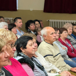 pajtaszinhazi eloadas berettyoujfaluban