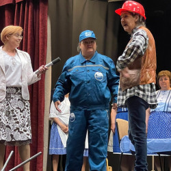 pajtaszinhazi eloadas berettyoujfaluban