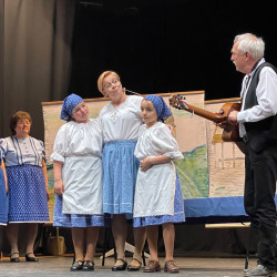 pajtaszinhazi eloadas berettyoujfaluban