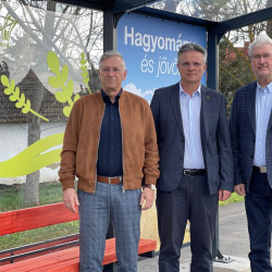 atadtak a tama buszmegallokat