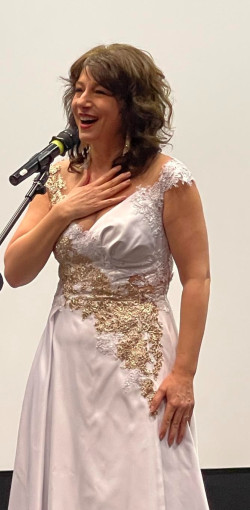 fellobbant a hit langja25