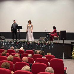 fellobbant a hit langja38