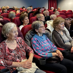 fellobbant a remeny langja08