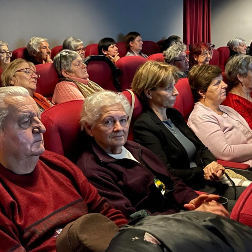 fellobbant a remeny langja10