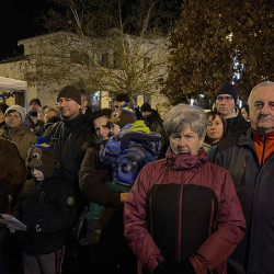 fellobbant a szeretet fenye15