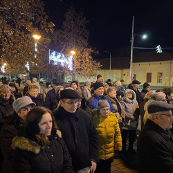 fellobbant a szeretet fenye22