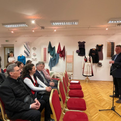 fiatal alkotok biharban