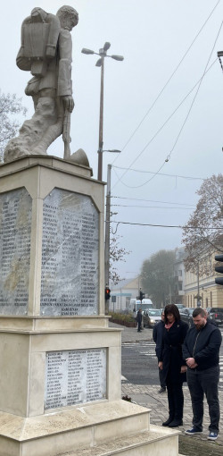 lehullottak a falevelek13