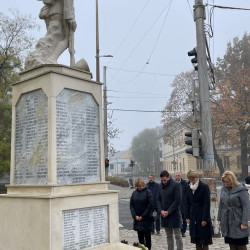 lehullottak a falevelek15