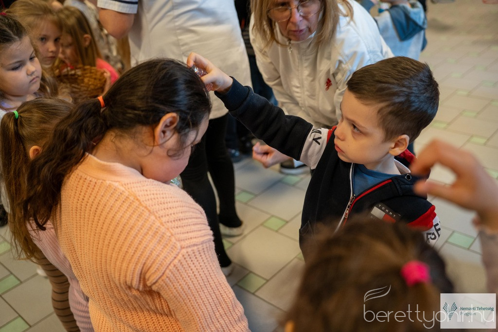 furtai husvetolo18 1600 1000 100 wm right bottom 100 berettyohirlogowhitepng