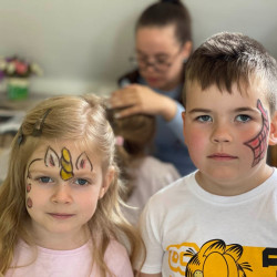 gyermeknap az idosek otthonaban