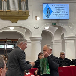 halaado istentisztelet091