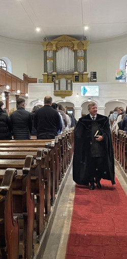 halaado istentisztelet102