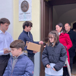 halaado istentisztelet114