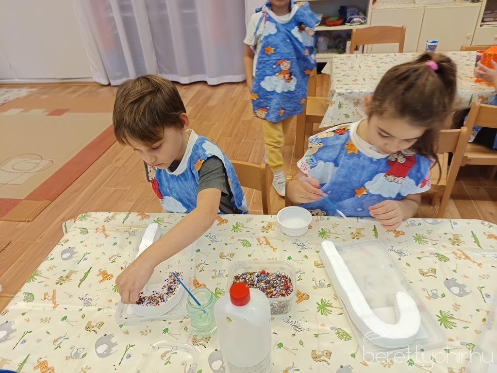 karacsonyvaro projekt01 1600 1000 100 wm right bottom 100 berettyohirlogowhitepng