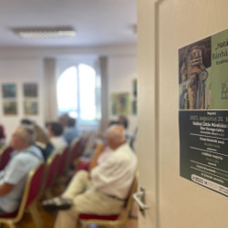 kiallitasmegnyito es kenyerszenteles05