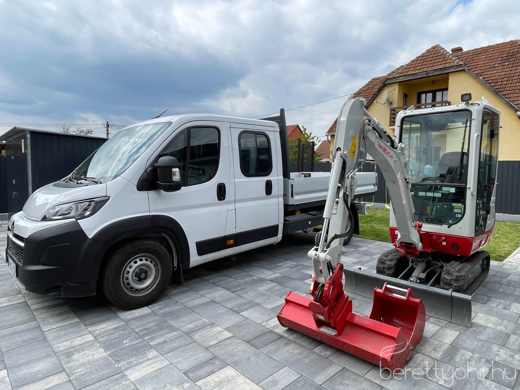 kov pro vill05 1600 1000 100 wm right bottom 100 berettyohirlogowhitepng