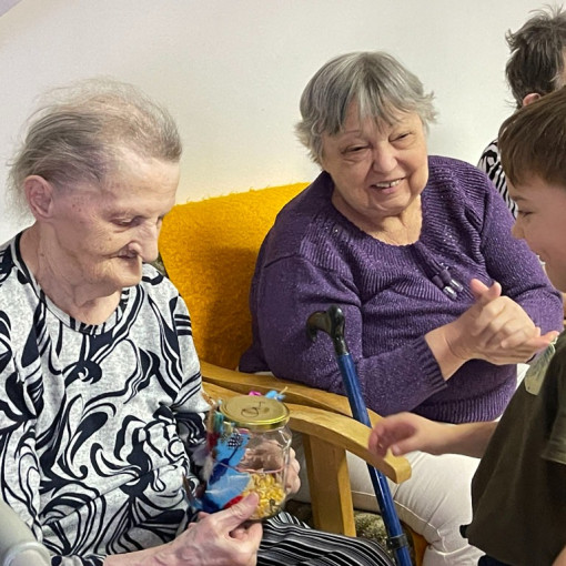 ludas nap az idosek otthonaban63