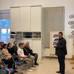 seta a faluvarosban ujratoltve07