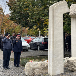 tisztelet a batraknak50