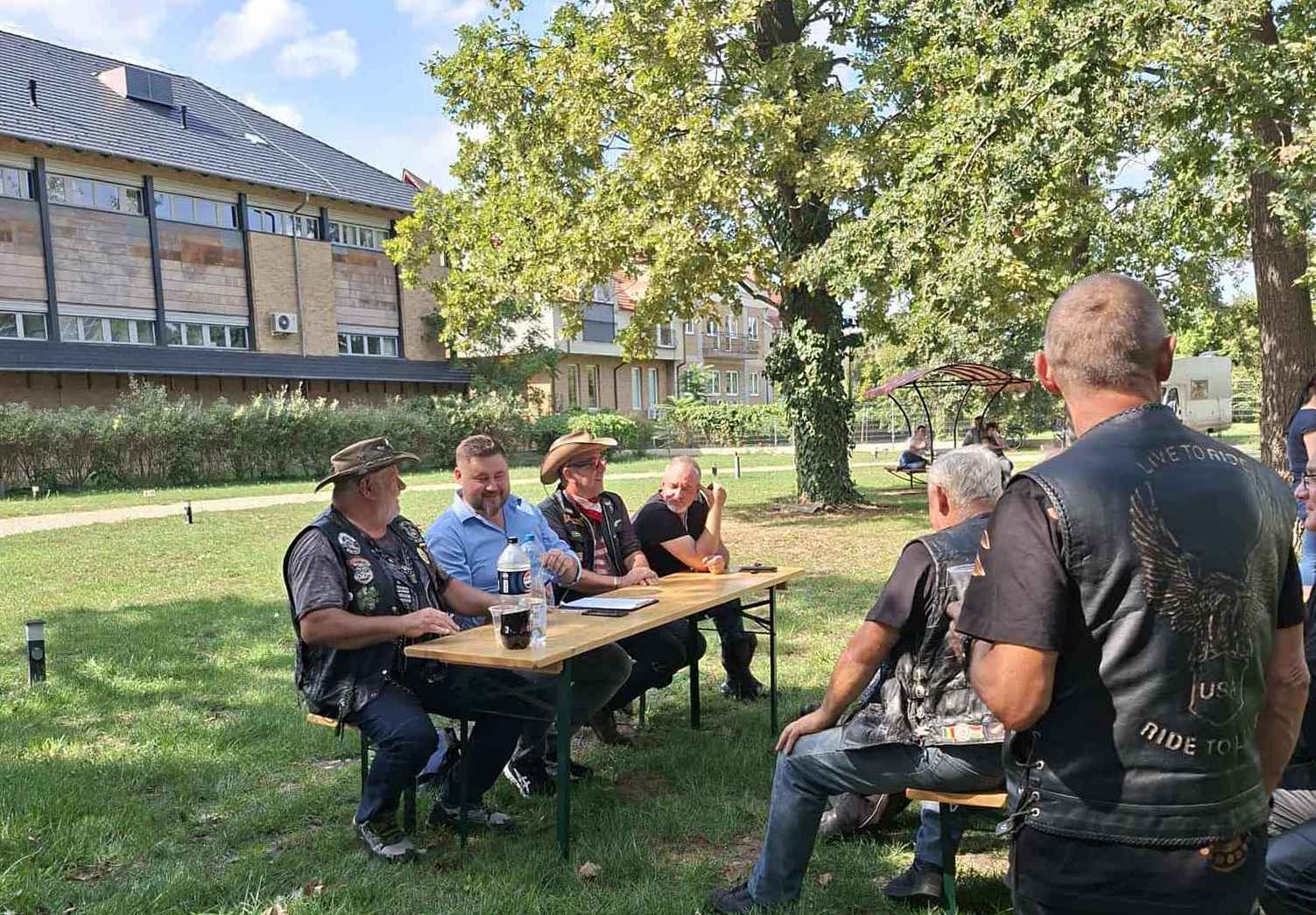 Motorosok a Bihar Termalligetben02